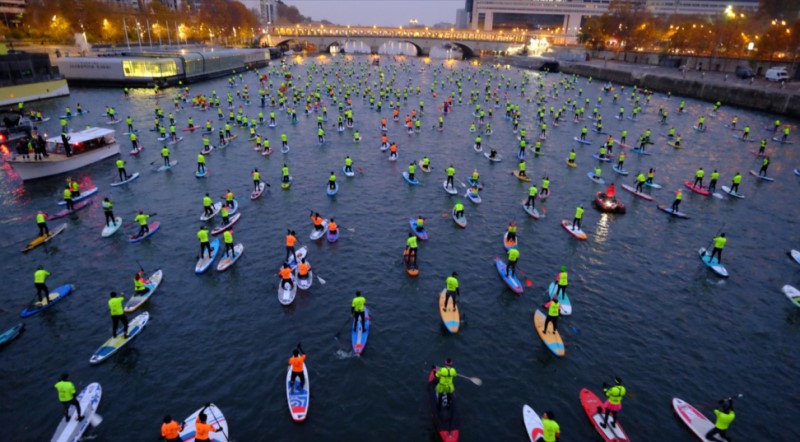 Crossing Paris by… paddle